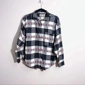 Angelique vintage embroidered collared button down Medium